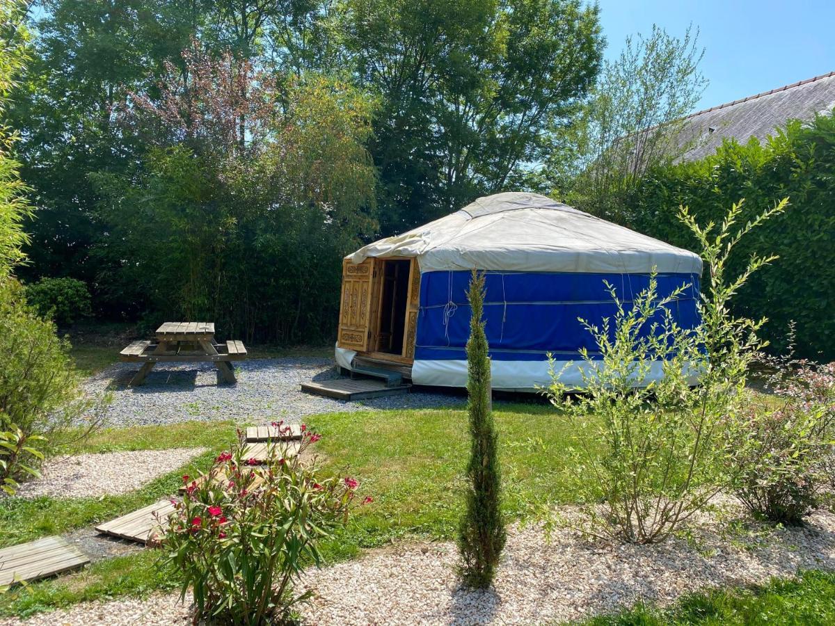 مبيت وإفطار Pontiacq-Viellepinte Les Yourtes Du Bearn - Domaine Des Deux Clos المظهر الخارجي الصورة
