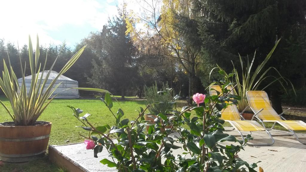 مبيت وإفطار Pontiacq-Viellepinte Les Yourtes Du Bearn - Domaine Des Deux Clos المظهر الخارجي الصورة